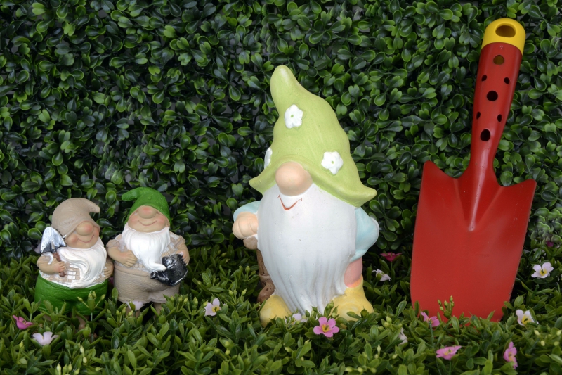 jardinerie-GASSIN-min_garden-gnome-1404358